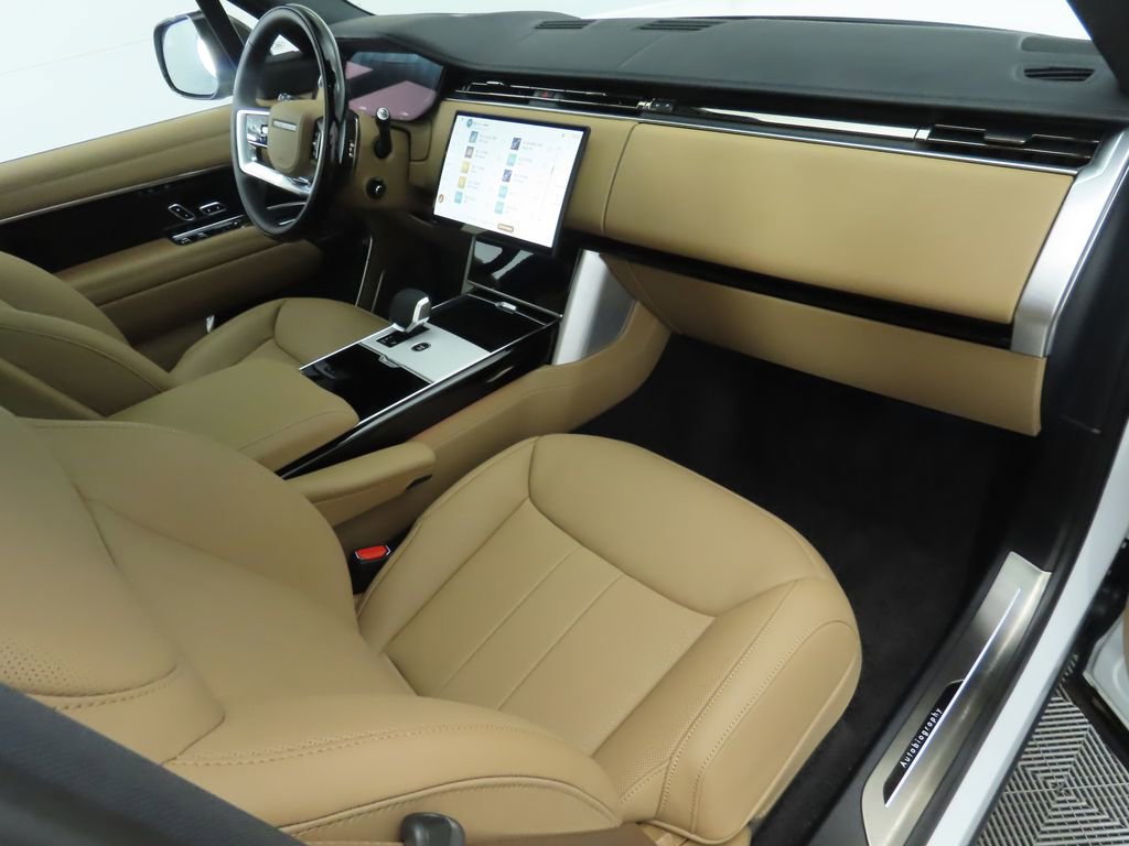 New 2025 Land Rover Range Rover Autobiography image 18