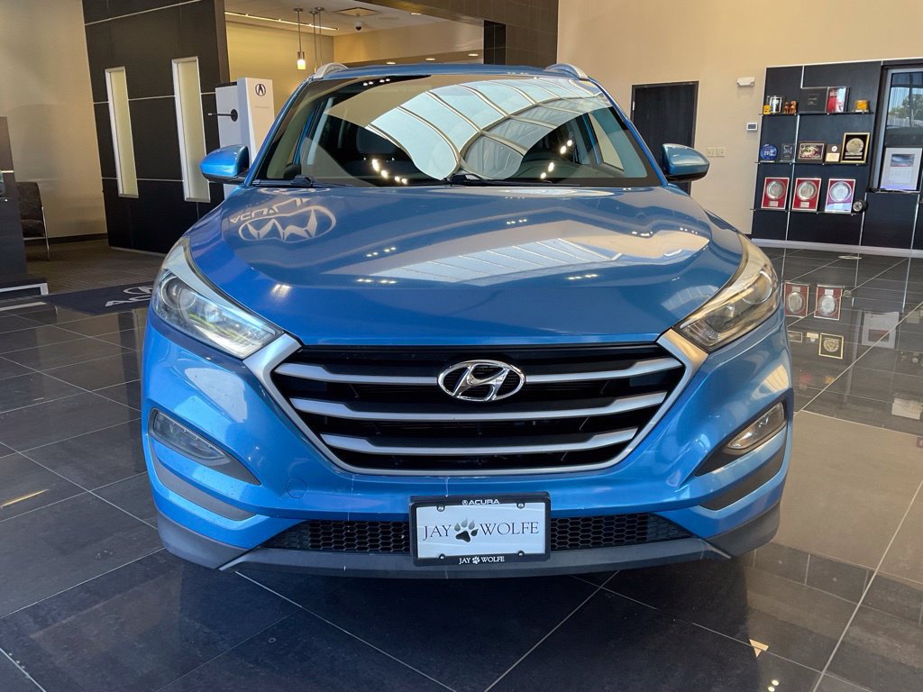 Used 2017 Hyundai Tucson SE w/ SE Popular Package 02 FWD image 2