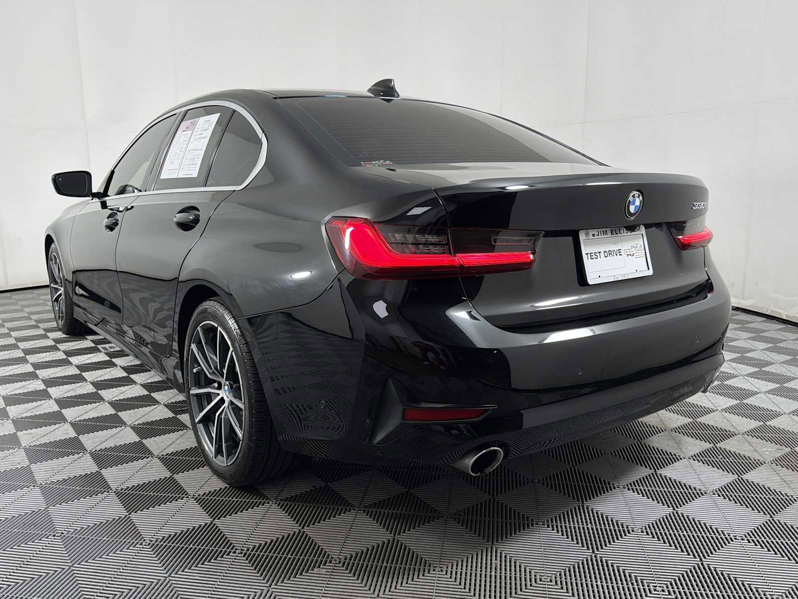 Used 2019 BMW 330i Sedan w/ Convenience Package RWD image 4