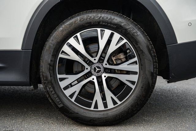 Certified 2024 Mercedes-Benz GLB 250 4MATIC w/ Winter Heating Package image 19