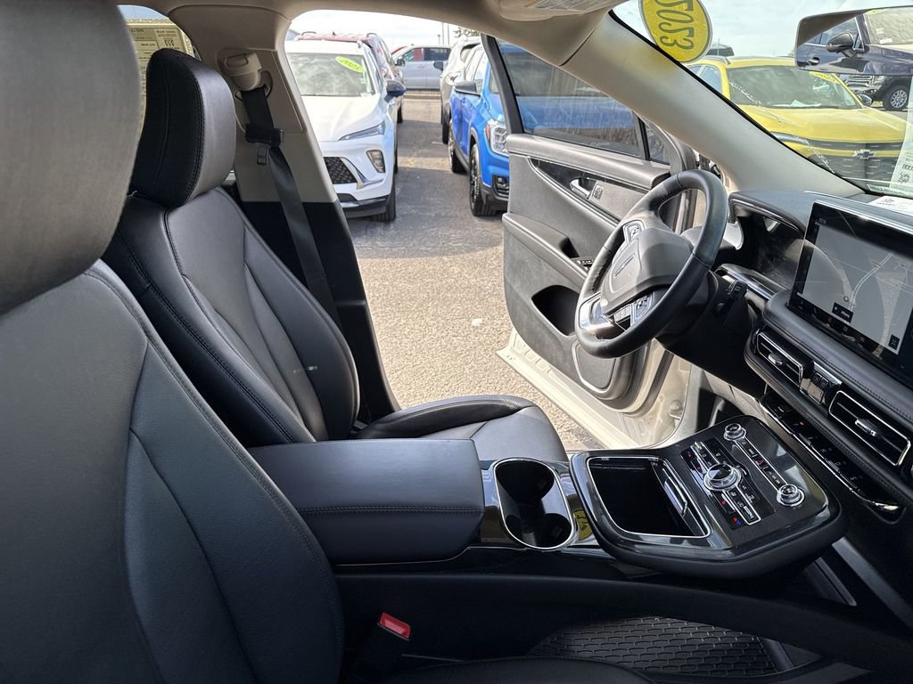 Used 2023 Lincoln Nautilus FWD w/ Premium Package image 13