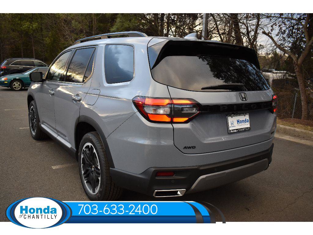 New 2026 Honda Pilot Touring image 5