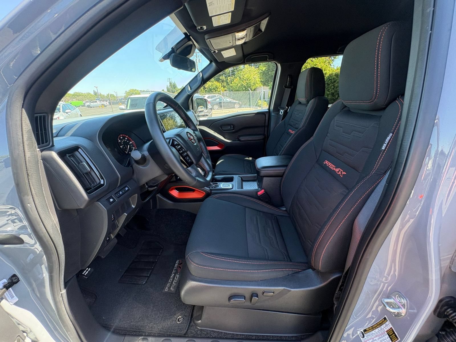 Used 2026 Nissan Frontier PRO-4X AWD/4WD image 26