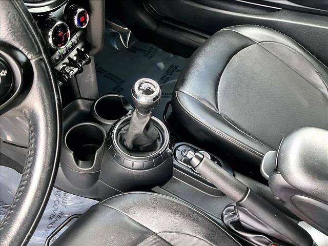 Used 2015 MINI Cooper 2-Door Hardtop FWD image 15