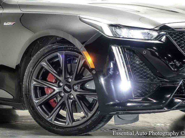 Used 2021 Cadillac CT5 V RWD image 3
