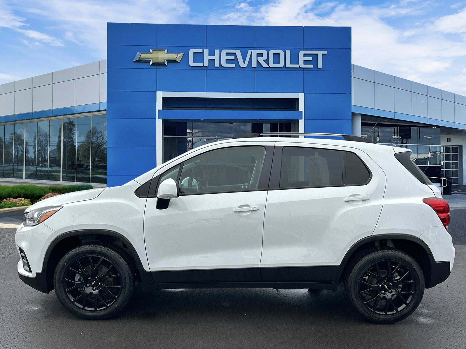 Certified 2022 Chevrolet Trax LT w/ Premium Seat Package AWD/4WD image 5