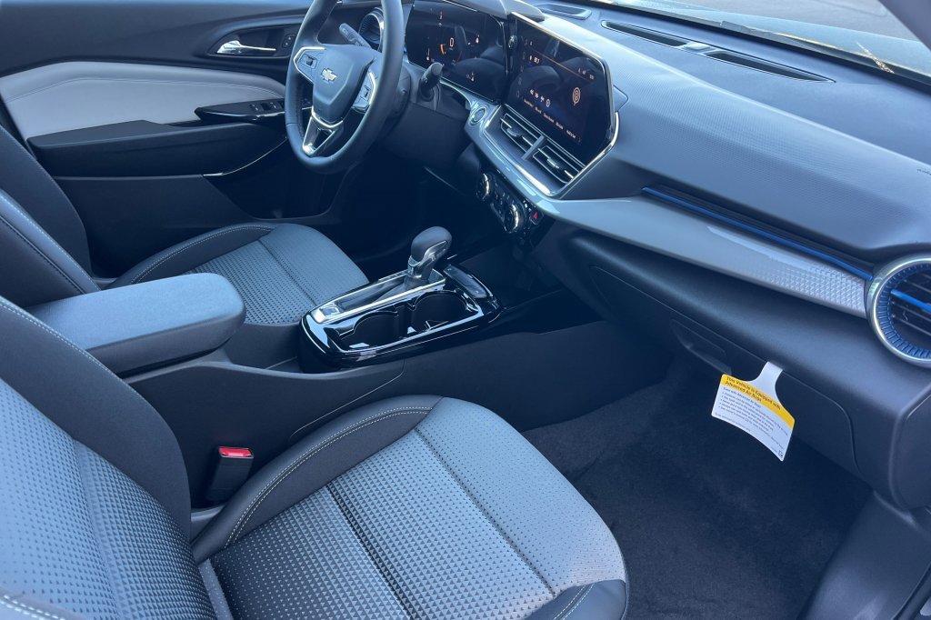 New 2026 Chevrolet Trax LT w/ Driver Confidence Package image 13