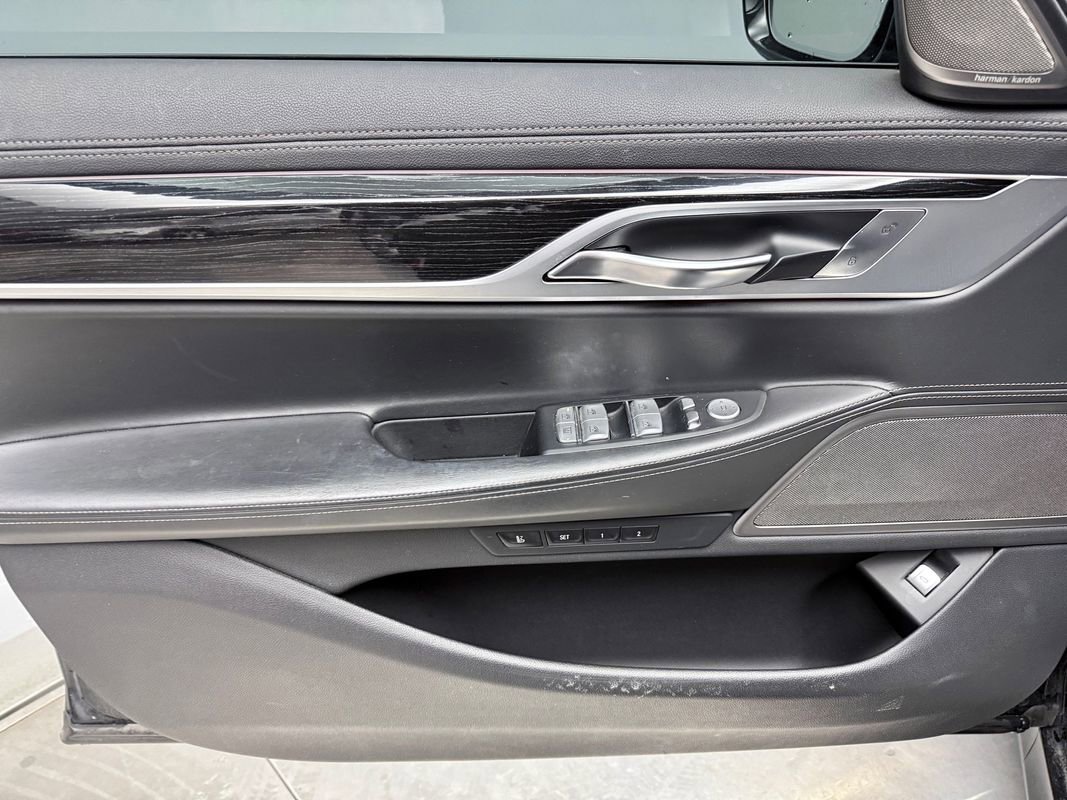Used 2019 BMW 750i xDrive w/ M Sport Package image 15