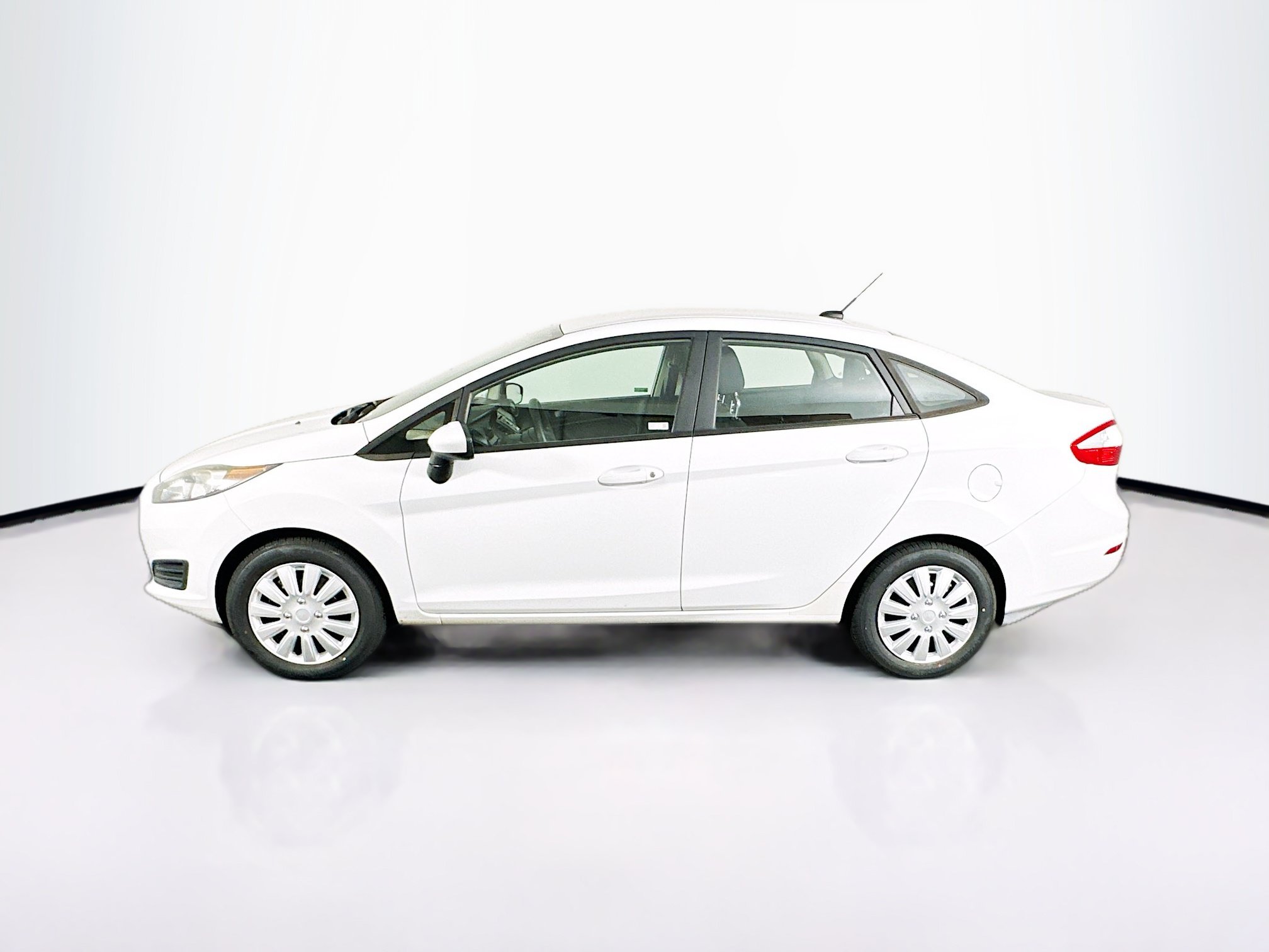 Used 2018 Ford Fiesta S FWD image 4