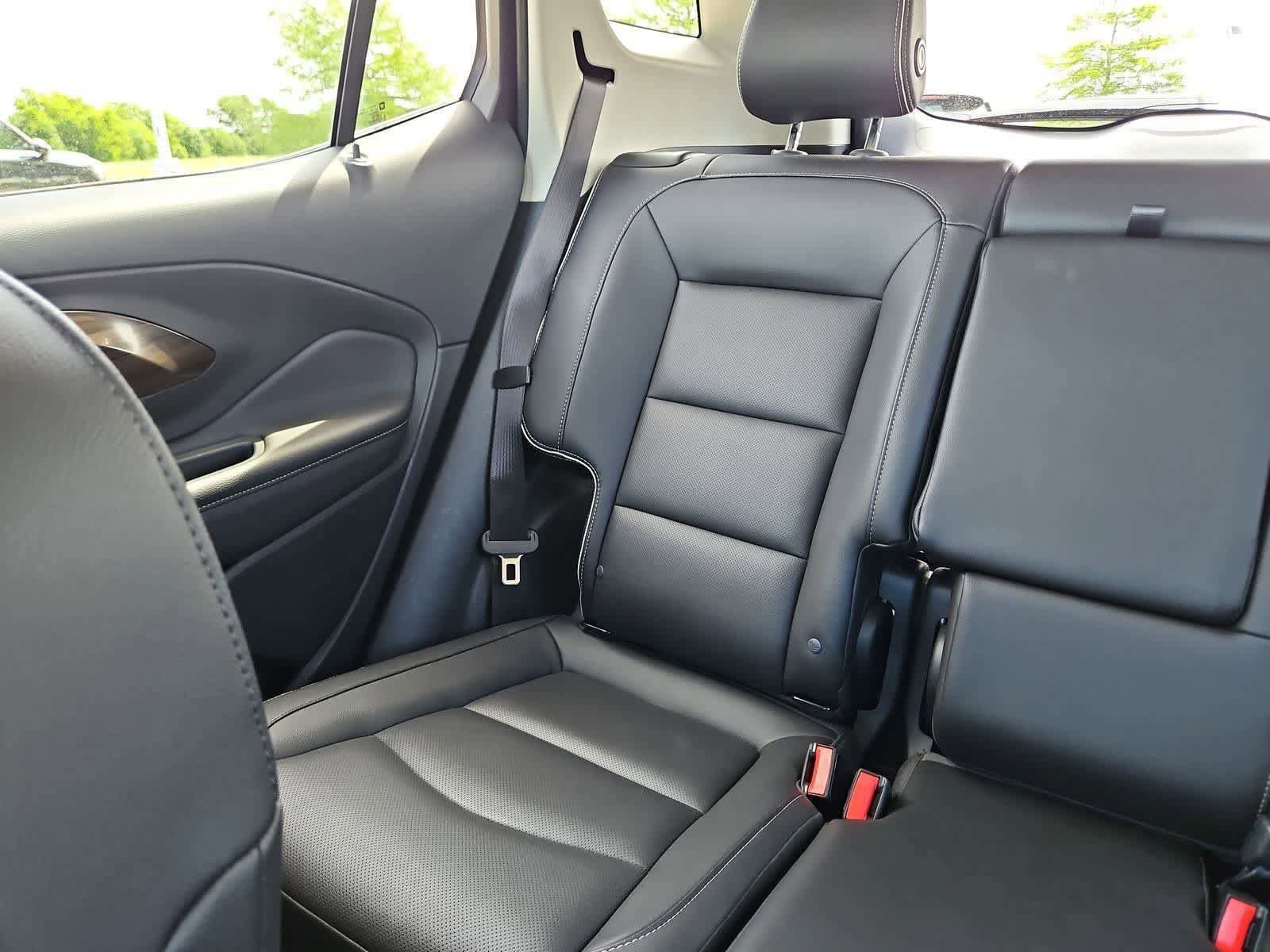 Used 2018 GMC Terrain Denali w/ Advanced Safety Package AWD/4WD image 4