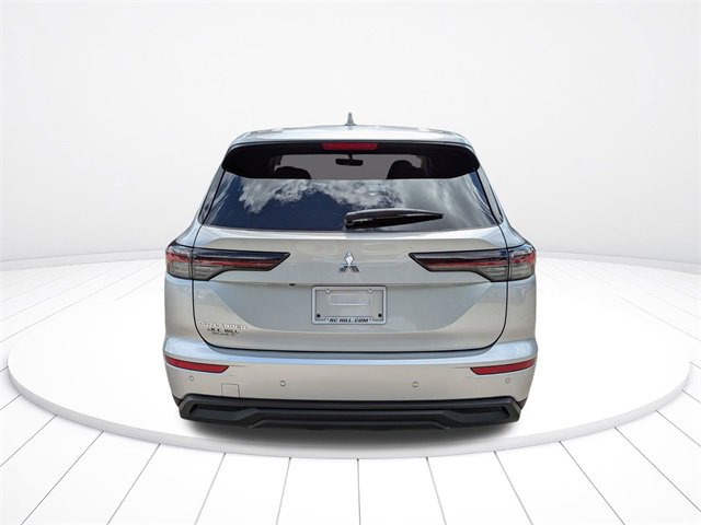 New 2025 Mitsubishi Outlander ES image 5