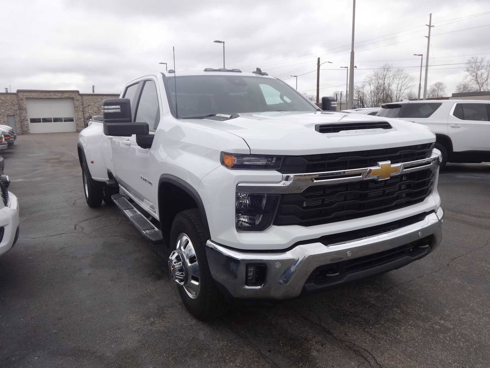 Used 2025 Chevrolet Silverado 3500 LT w/ Safety Package image 1