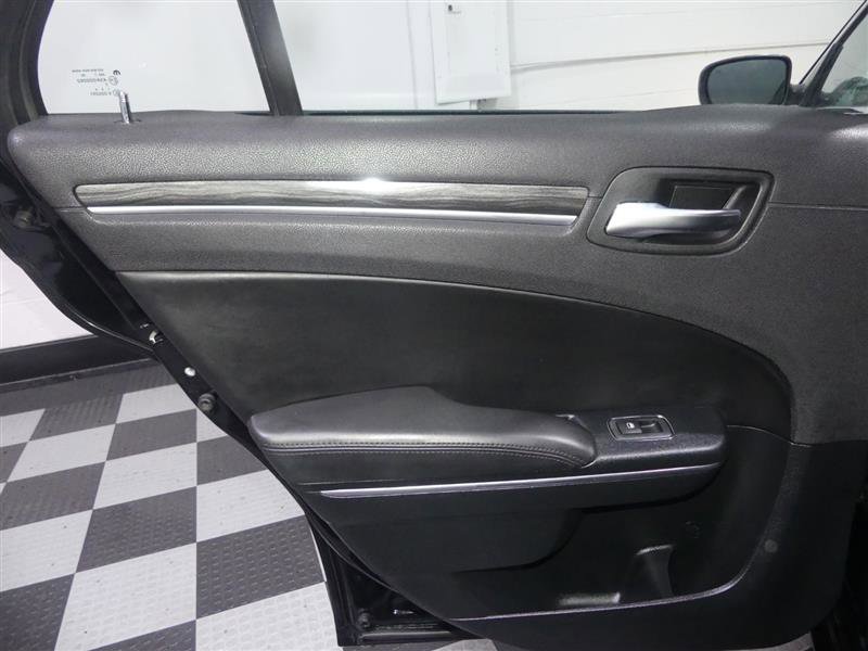 Used 2018 Chrysler 300 Touring w/ Driver Convenience Group AWD/4WD image 24