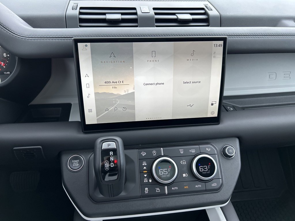 New 2025 Land Rover Defender 110 S image 25