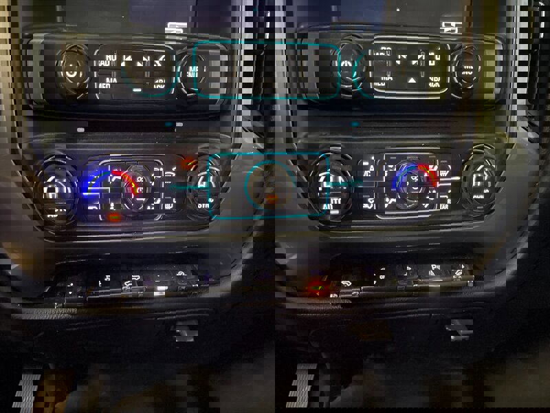 Used 2015 Chevrolet Silverado 1500 LT w/ LT Convenience Package image 16