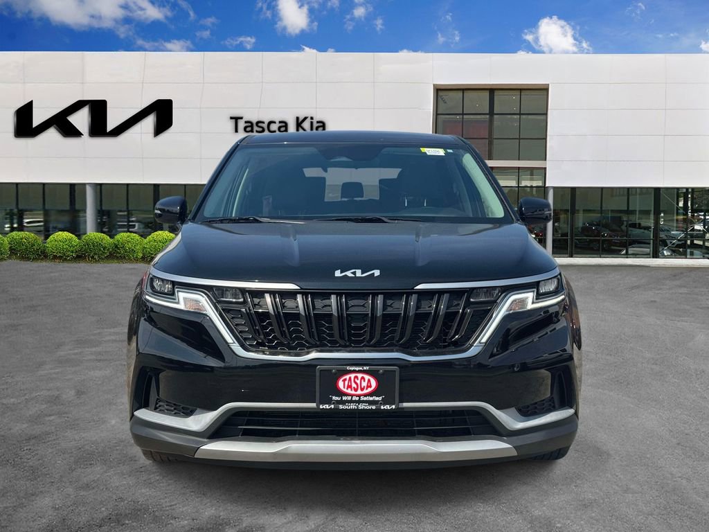 Used 2024 Kia Carnival LX FWD image 2