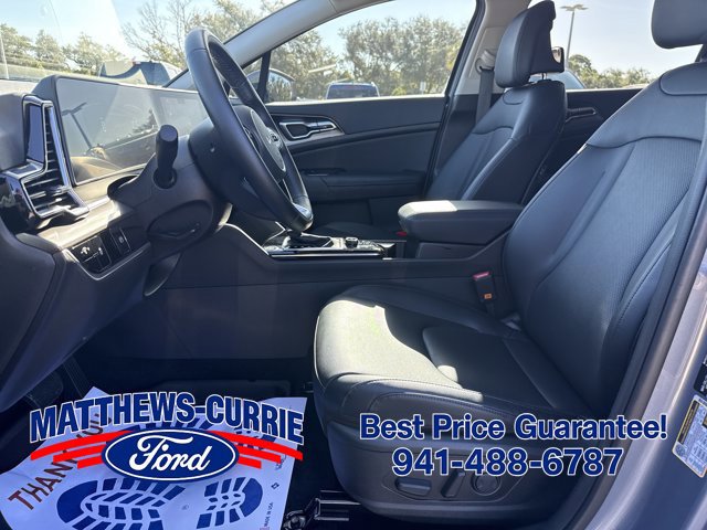Used 2025 Kia Sportage EX FWD image 9