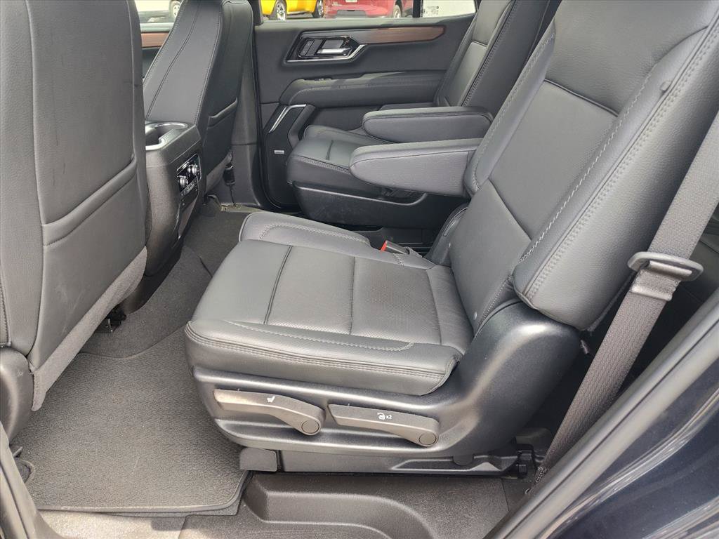 Used 2025 GMC Yukon Denali AWD/4WD image 13