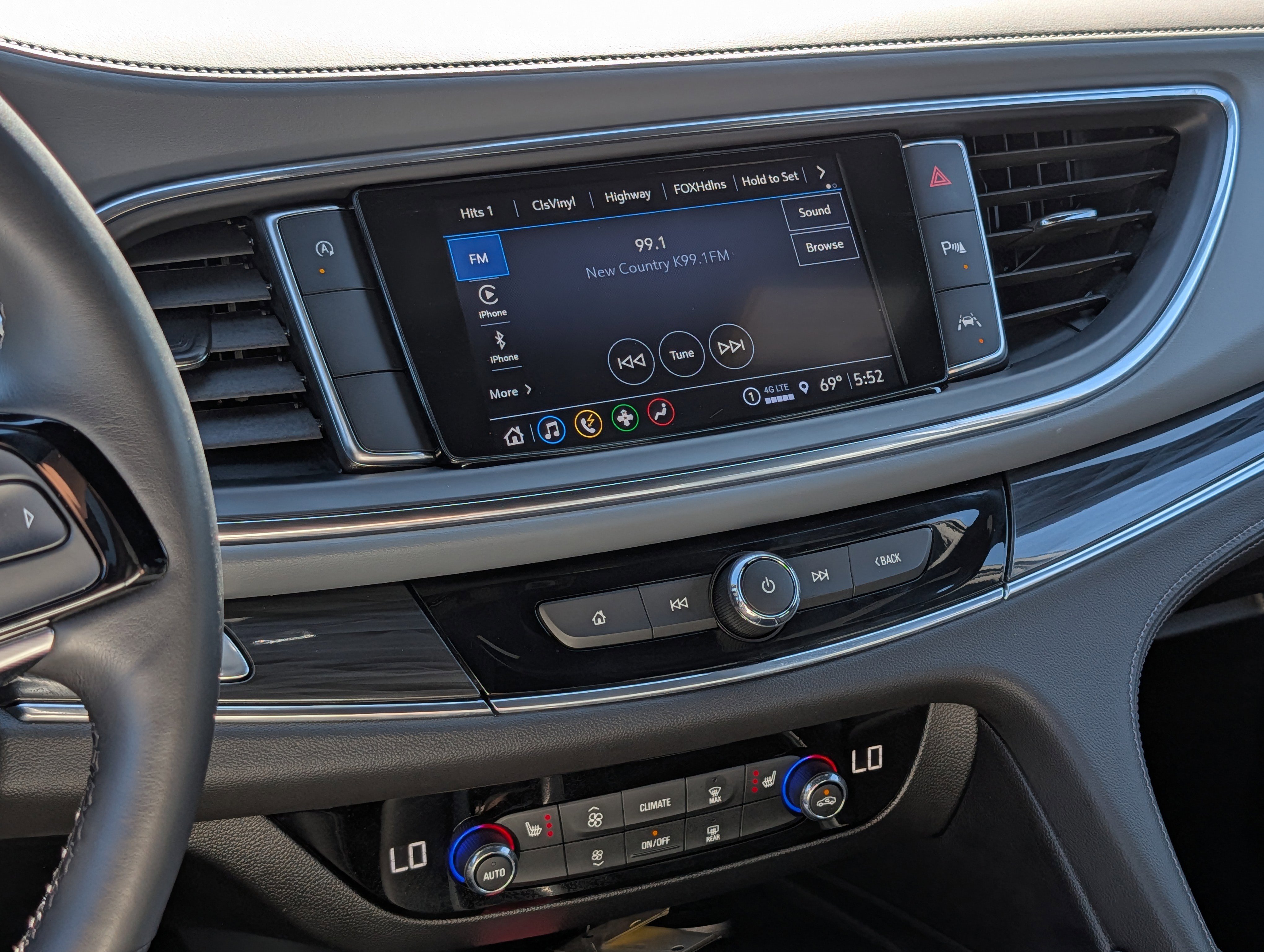 Used 2024 Buick Enclave Essence w/ Sport Touring Edition image 18