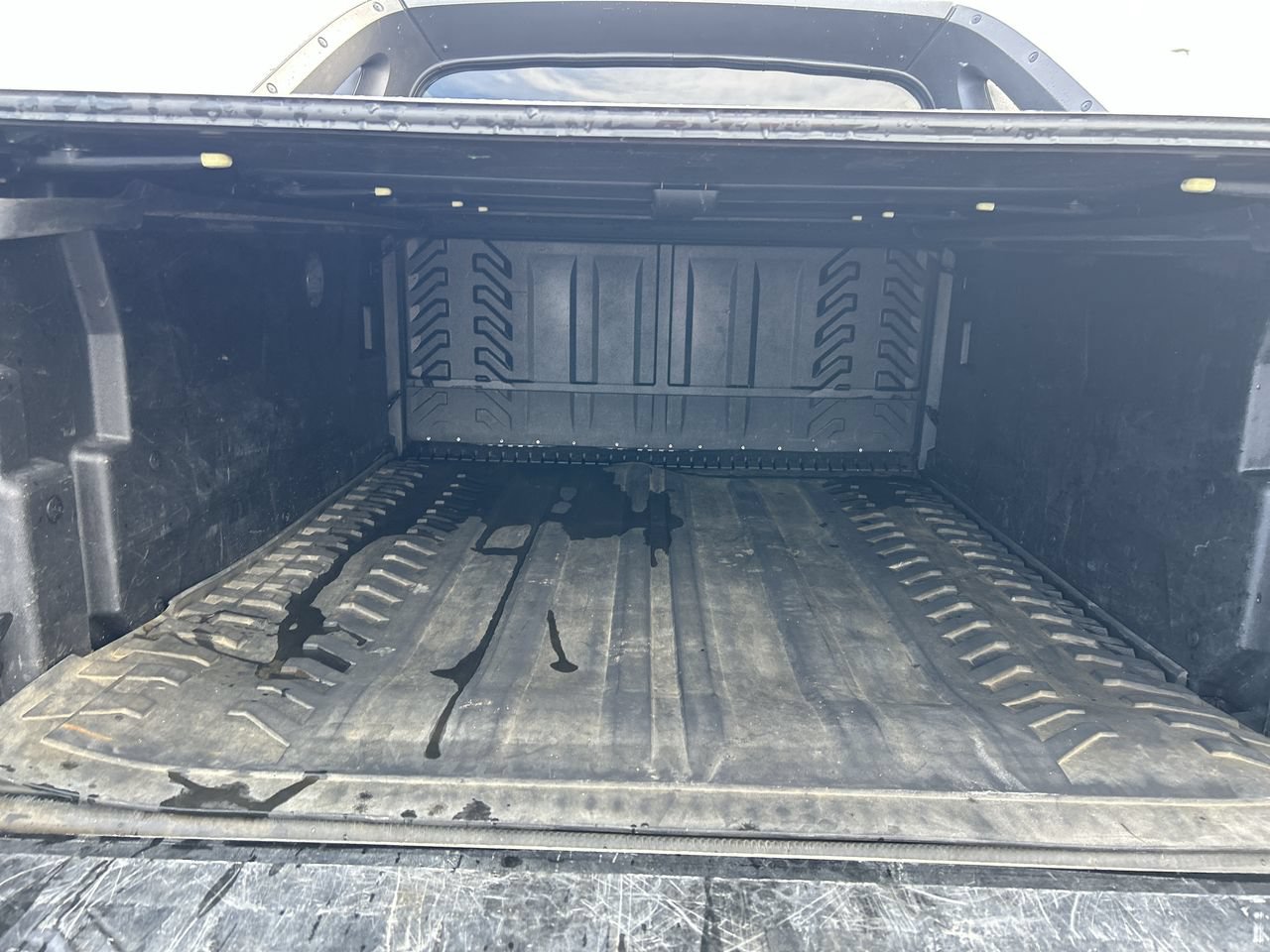 Used 2005 Chevrolet Avalanche 2500 w/ Preferred Equipment Group AWD/4WD image 9