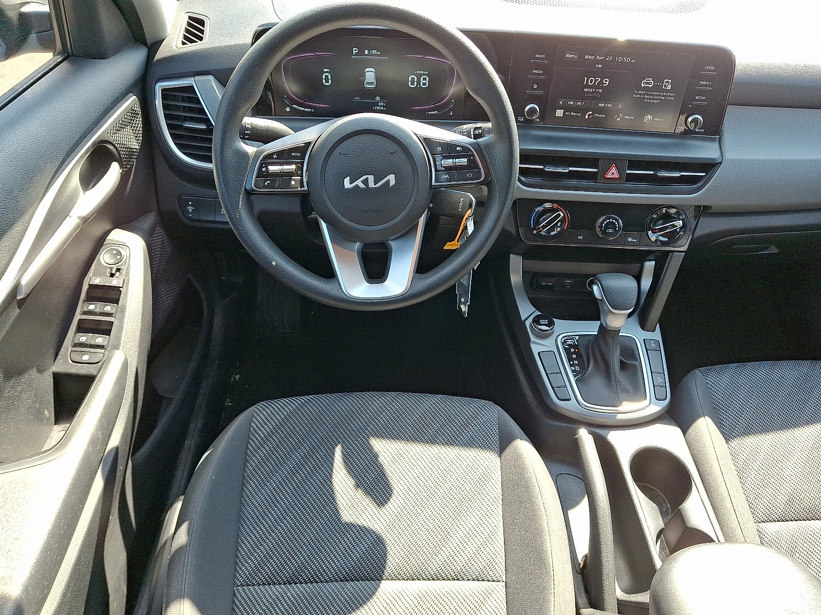 Used 2024 Kia Seltos LX AWD/4WD image 11