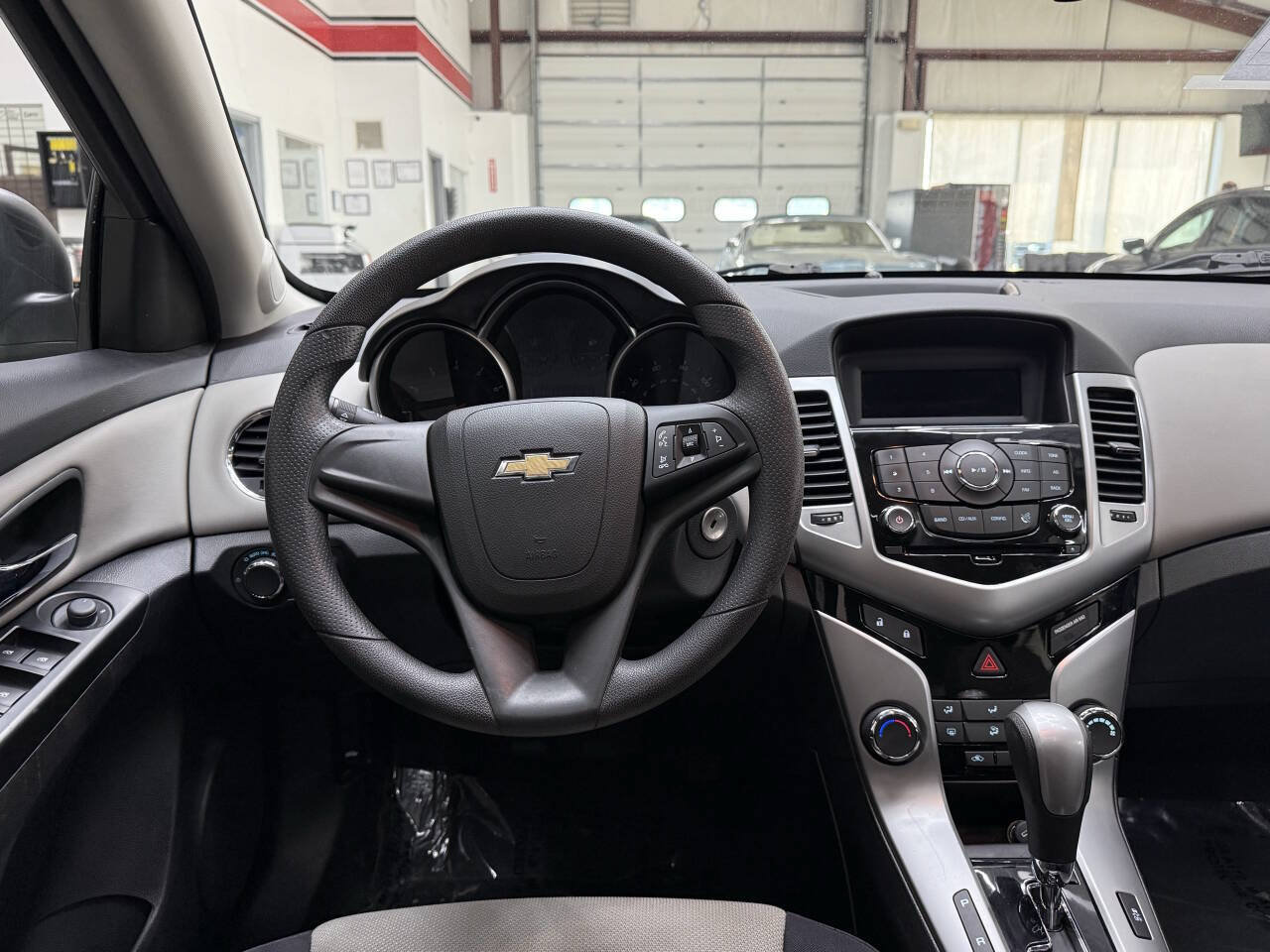 Used 2014 Chevrolet Cruze LS FWD image 21