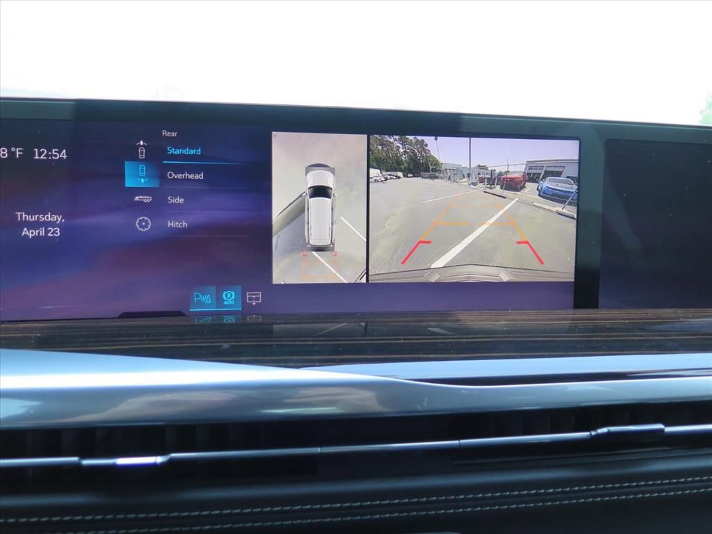 New 2026 Cadillac Escalade Luxury w/ Touring Package AWD/4WD image 18