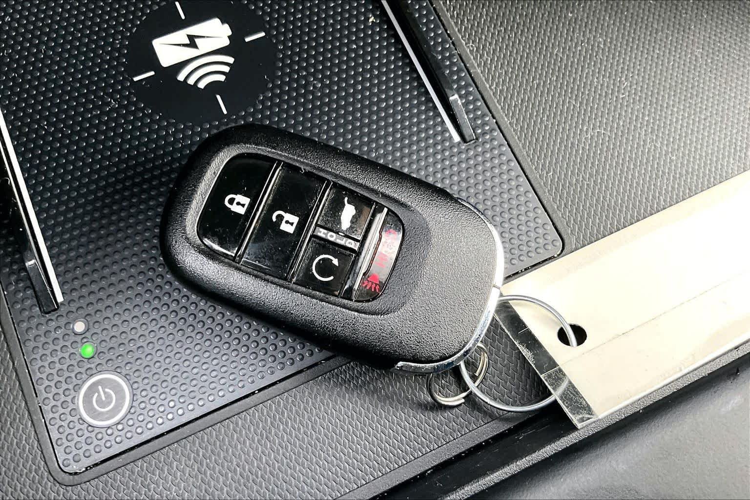 Used 2024 Honda Pilot Touring image 15