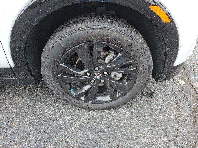 Used 2024 Buick Encore GX Sport Touring image 10