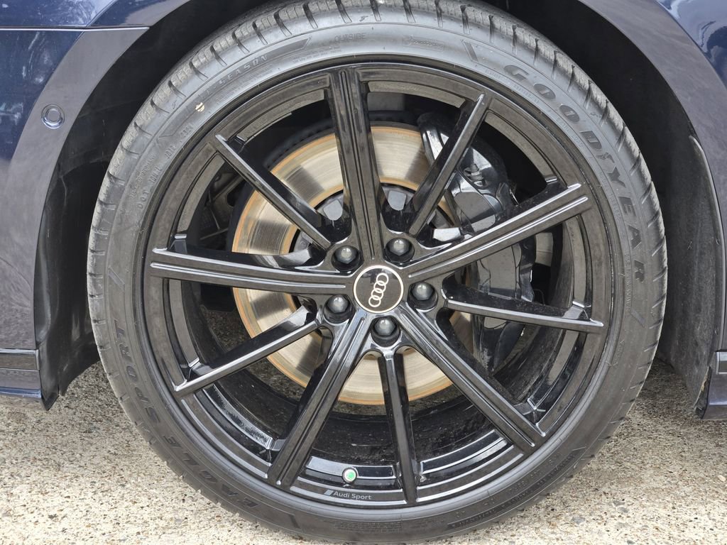 Certified 2022 Audi A8 L 3.0T image 16