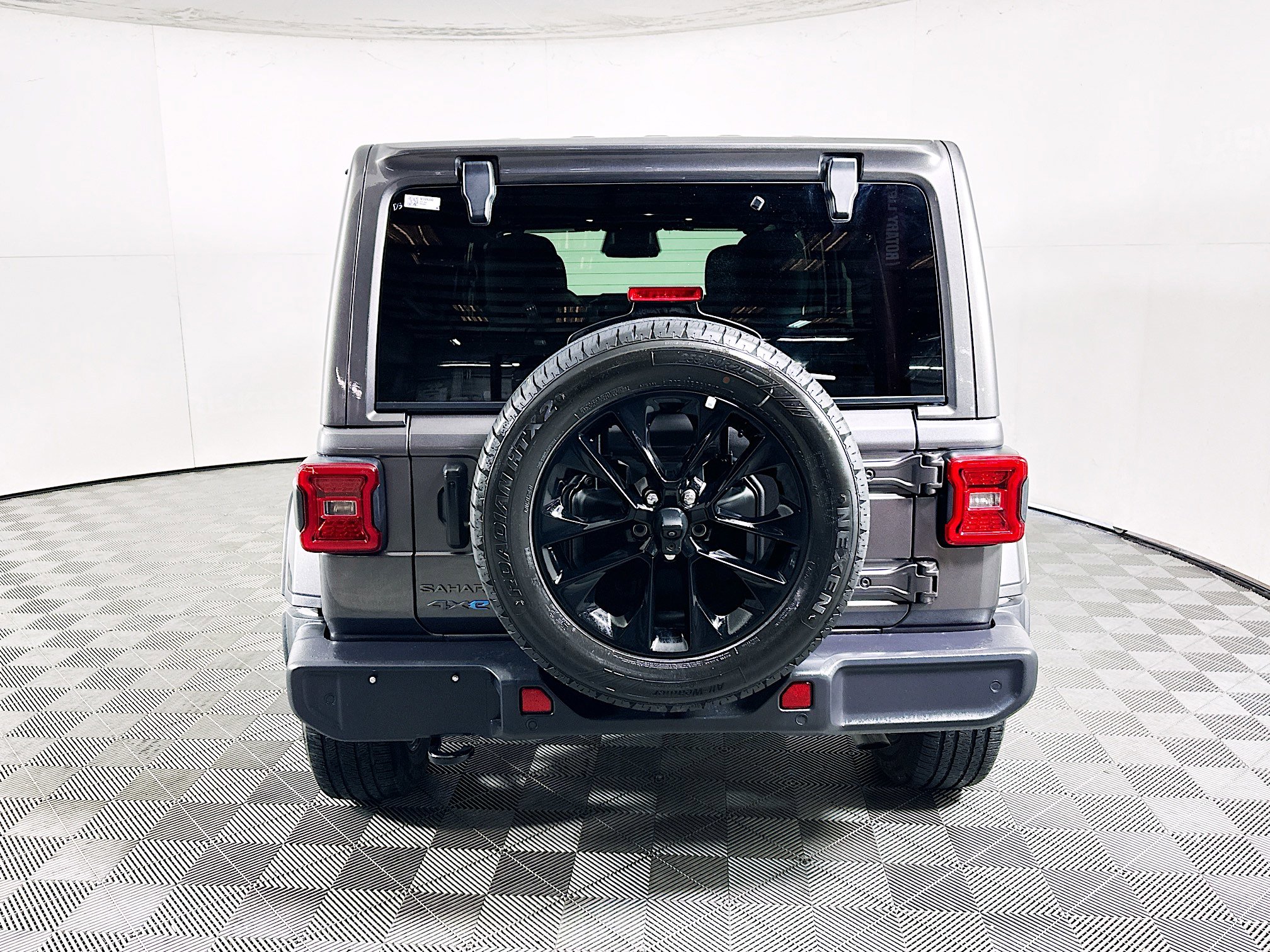 Used 2025 Jeep Wrangler Sahara w/ Safety Group image 4