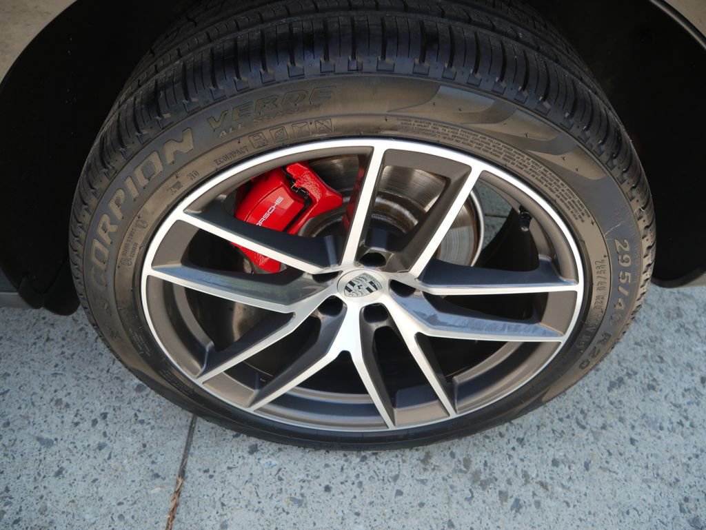 Certified 2023 Porsche Macan S AWD/4WD image 13