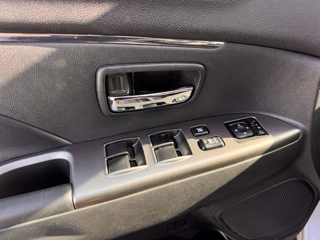 Used 2024 Mitsubishi Outlander Sport SE image 13