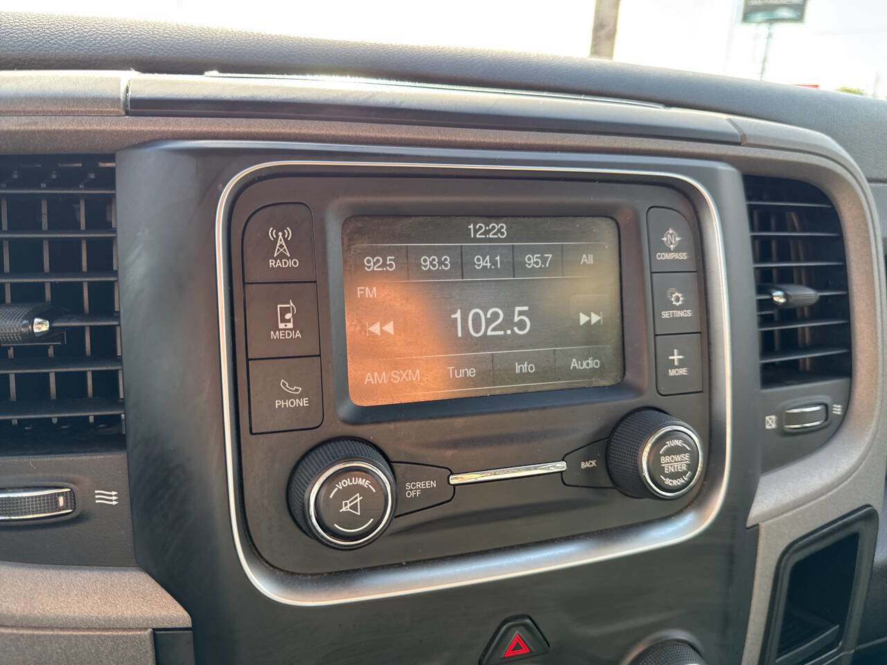 Used 2018 RAM 2500 Tradesman w/ Chrome Appearance Group image 33