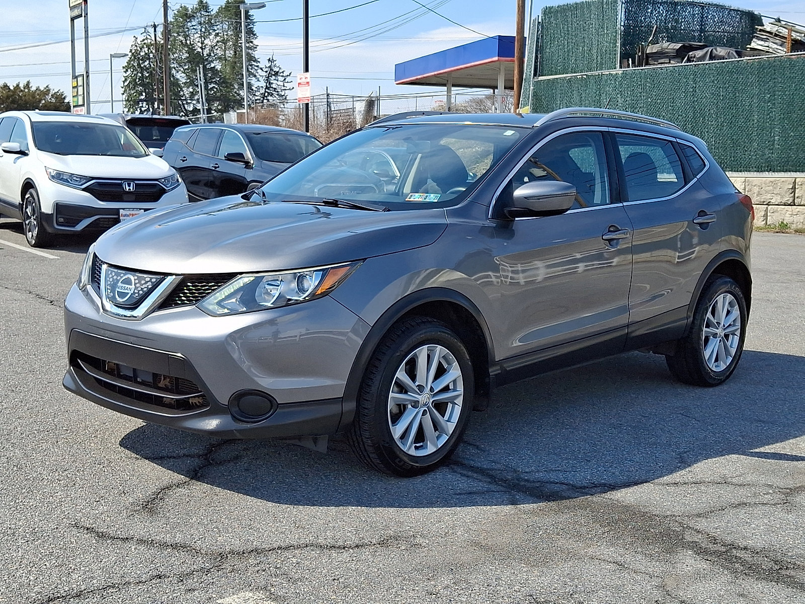 Used 2018 Nissan Rogue Sport SV image 3