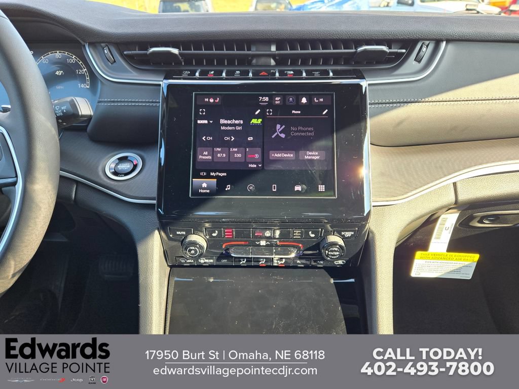 New 2025 Jeep Grand Cherokee Altitude AWD/4WD image 18