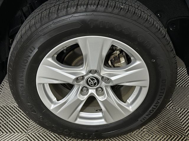 Used 2021 Toyota RAV4 LE AWD/4WD image 34
