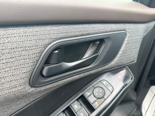 Used 2023 Nissan Rogue S image 19