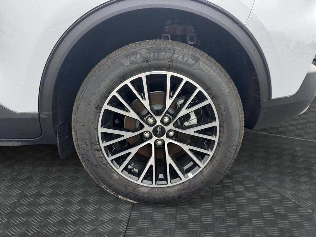 New 2026 Ford Escape SE FWD image 17