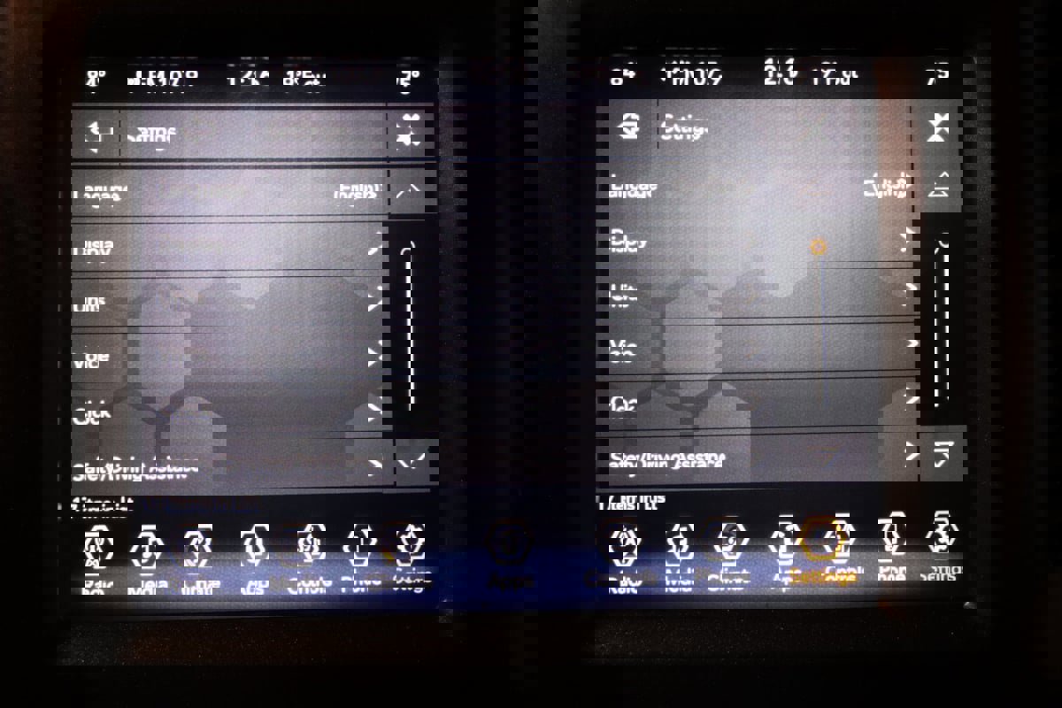 Used 2022 Jeep Cherokee Trailhawk w/ Trailer Tow Group image 48