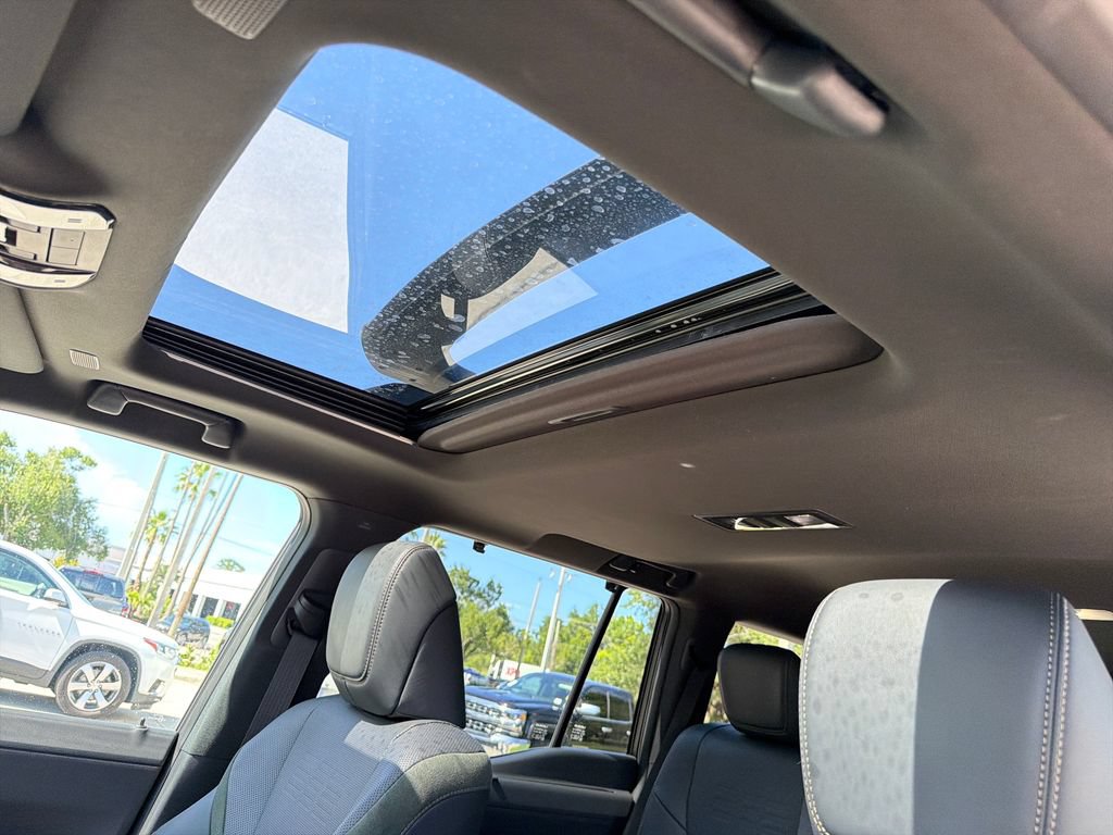 Used 2025 Lexus GX 550 AWD/4WD image 20
