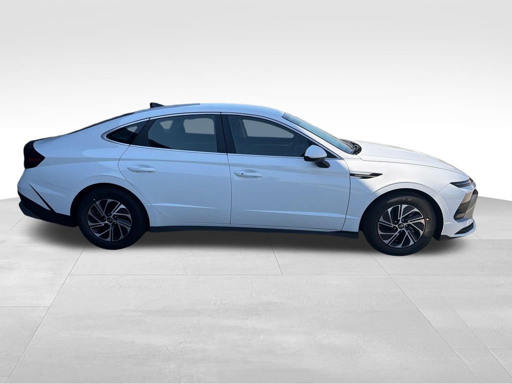 New 2026 Hyundai Sonata Blue FWD image 8