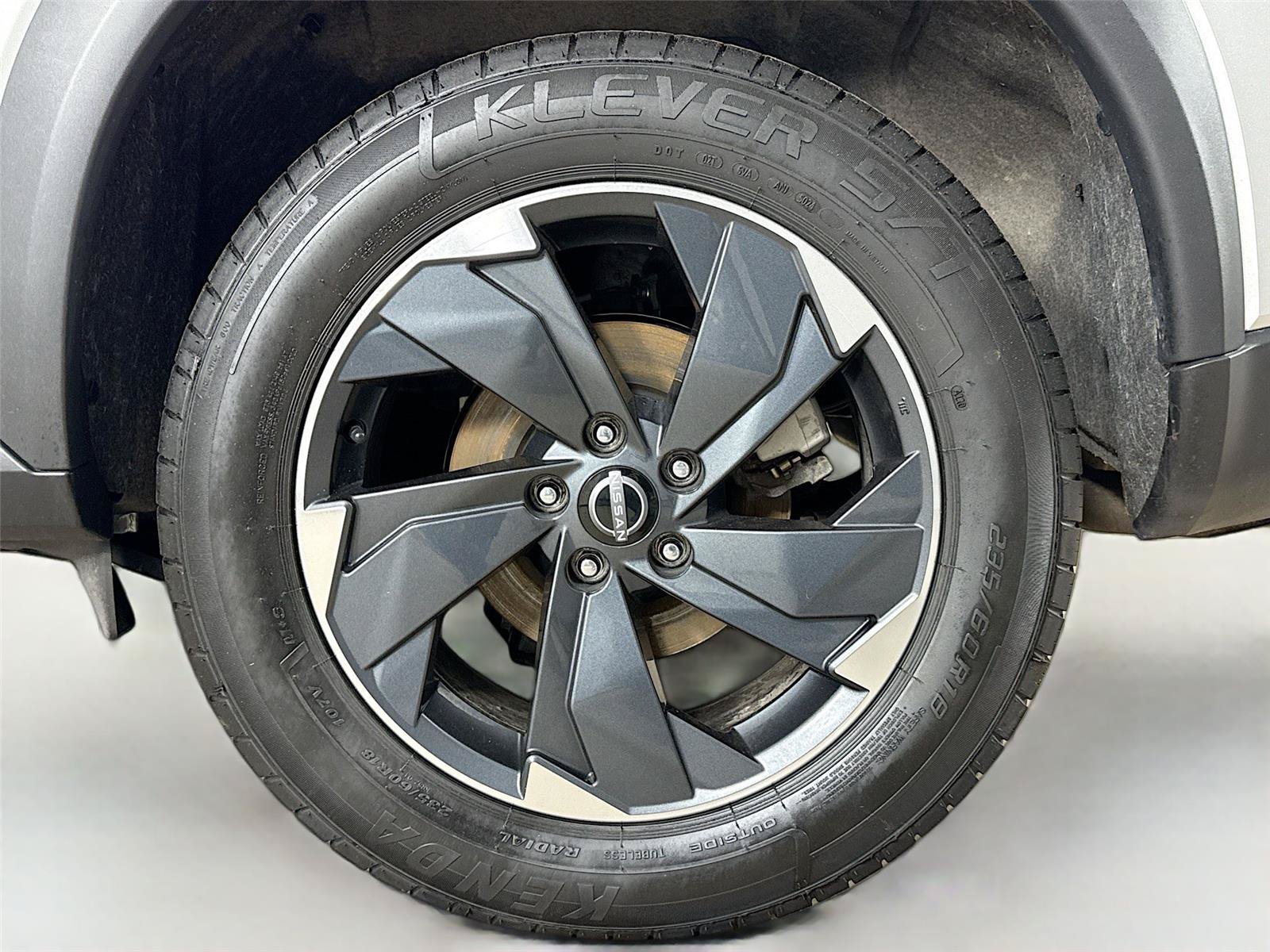 Used 2024 Nissan Rogue SV AWD/4WD image 29
