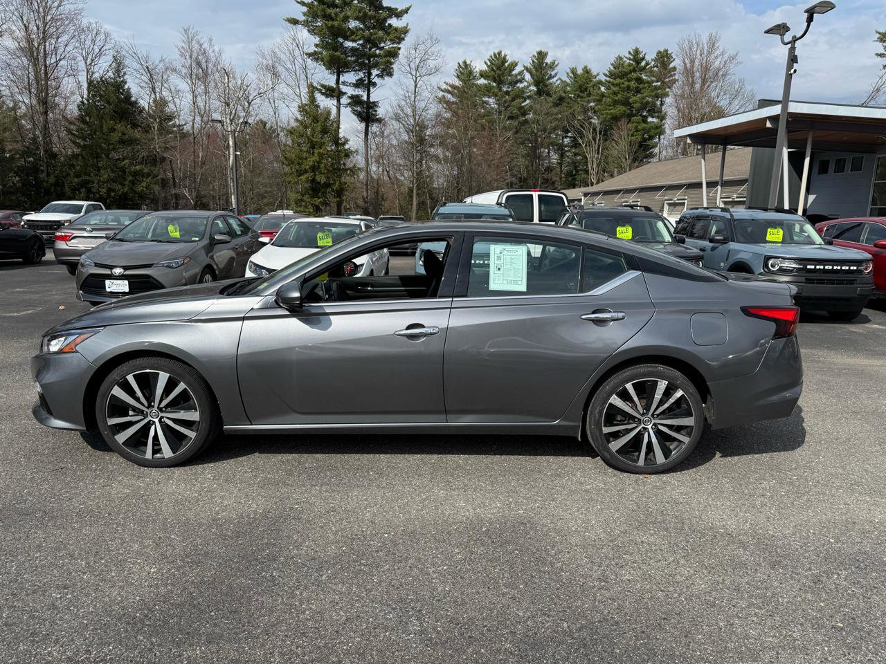 Used 2020 Nissan Altima 2.5 Platinum AWD/4WD image 2