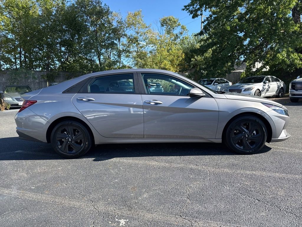 Used 2023 Hyundai Elantra SEL image 4
