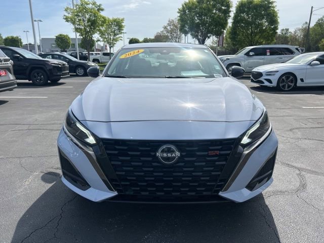 Used 2024 Nissan Altima 2.5 SR image 2