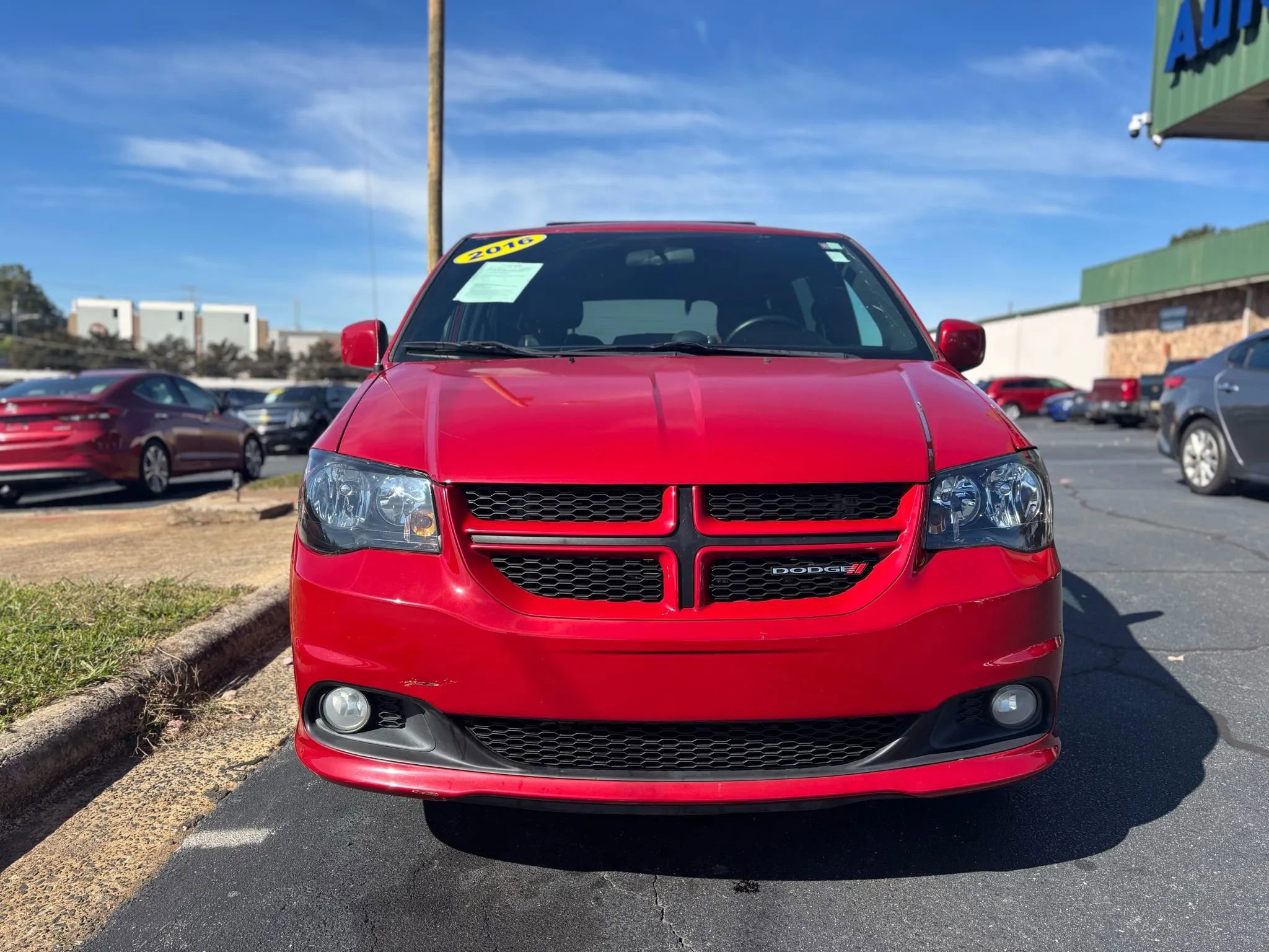 Used 2016 Dodge Grand Caravan R/T image 2