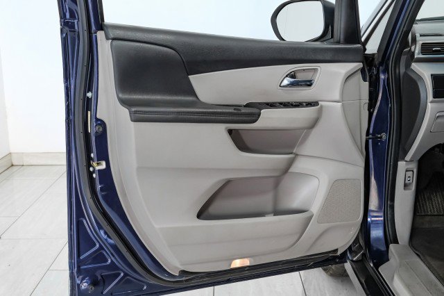 Used 2015 Honda Odyssey LX image 37