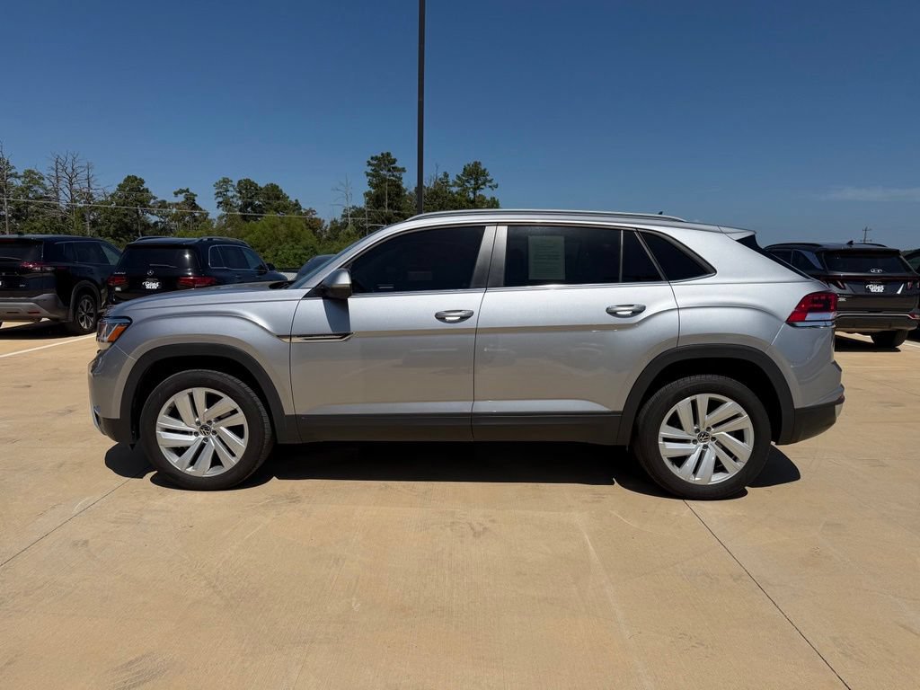 Used 2022 Volkswagen Atlas Cross Sport SE w/ Panoramic Sunroof Package AWD/4WD image 2