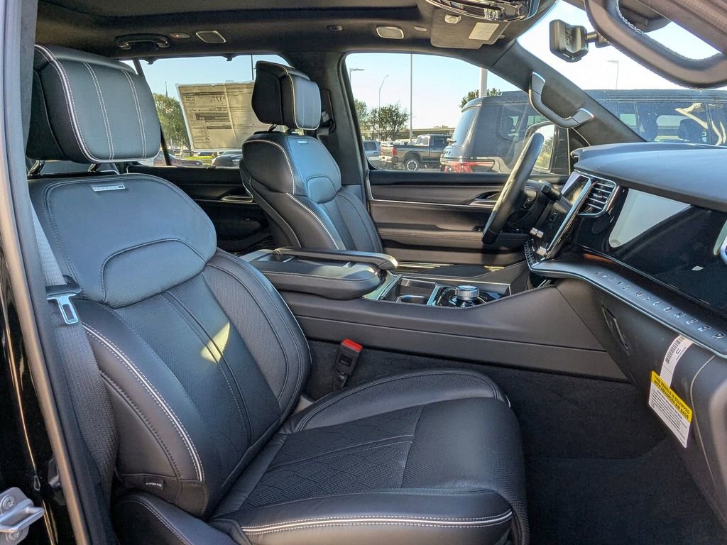 New 2025 Jeep Grand Wagoneer L Series II Obsidian w/ Quick Order Packagew 28T image 33